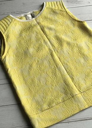 Футболка безрукавка жовтого кольору від zara