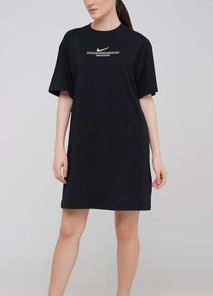 Оригінальна сукня-футболка nike sportswear swoosh розмір s невелика м