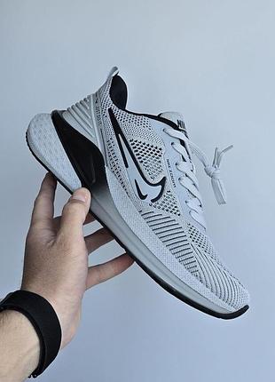 Nike zoom winflo 
• wolf grey / black •