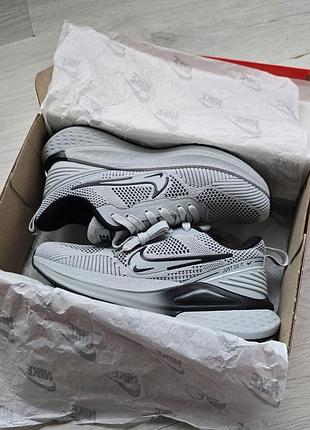 Nike zoom winflo 
• wolf grey / black • 4