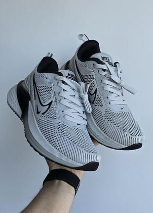 Nike zoom winflo 
• wolf grey / black • 2