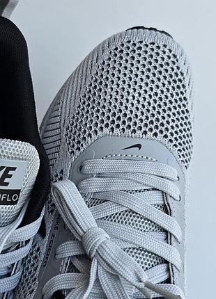 Nike zoom winflo 
• wolf grey / black • 5