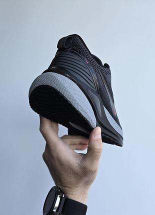 > nike zoom winflo 
• graphite / black / red • 7
