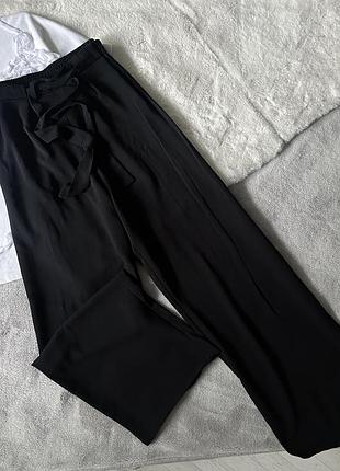 Черные брюк из легкой ткани zara