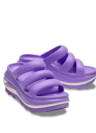 Crocs шльопанці на платформі mega crush triple strap