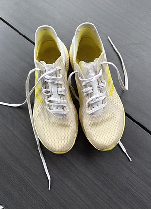 Бігові кросівки adidas