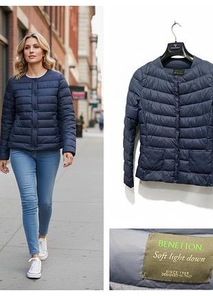 Benetton, made in italy, жіночий тонкий легкий пуховик на кнопках.