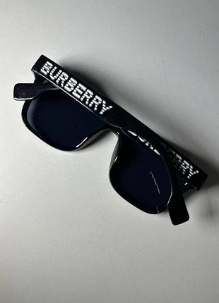Сонцезахисні окуляри burberry