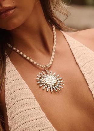 Розпродаж намисто prettylittlething кольє "сонце" із золотистим крученим мотузком