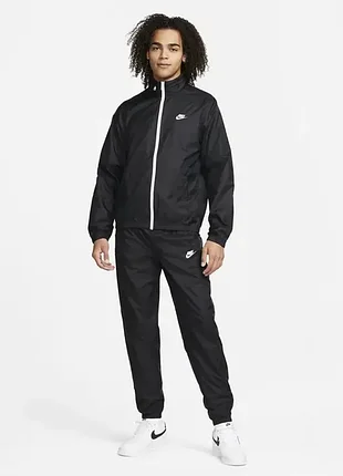 Оригинальный спортивный костюм nike. найк оригинальный костюм нейлоновый