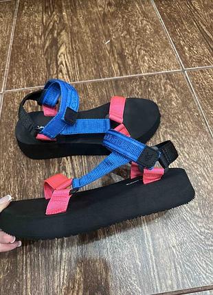 Босоніжки calvin klein р-41/42