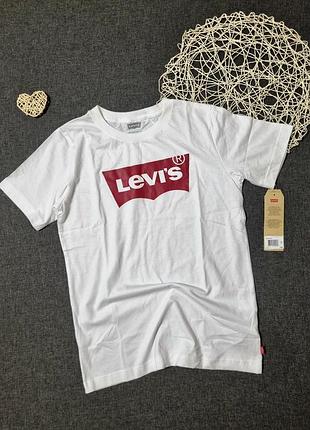 Біла бавовняна футболка levi's. оригінал