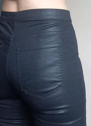 Черные брюки (леггинсы) h&amp;m, размер 36 (s) с напылением "под кожу"