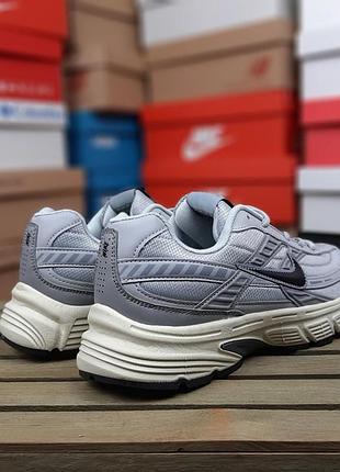 Nike initiator сірі 2