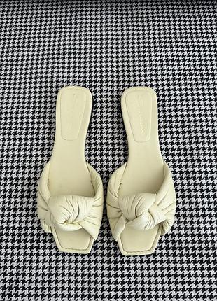 Santoni оригінал італія шкіряні жовті мюлі шльопанці