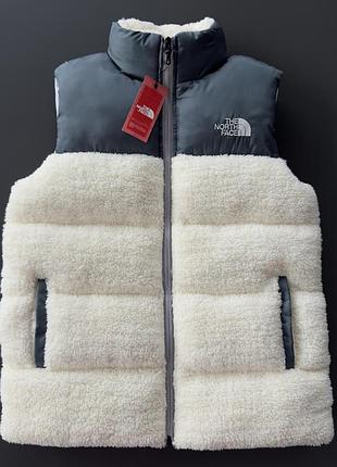 Унисекс жилетка the north face белая овчина, пушистая жилетка зе норс фейс унисекс белая, жилетка из овечины m