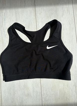 Топ спортивний nike