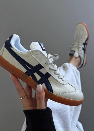 Asics onitsuka tiger
white / navy blue / gum
