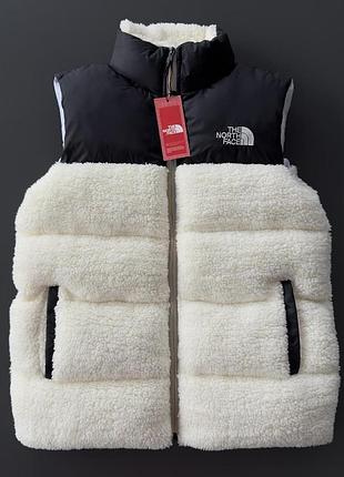 Унисекс жилетка the north face белая овчина, пушистая жилетка зе норс фейс унисекс белая, жилетка из овечины