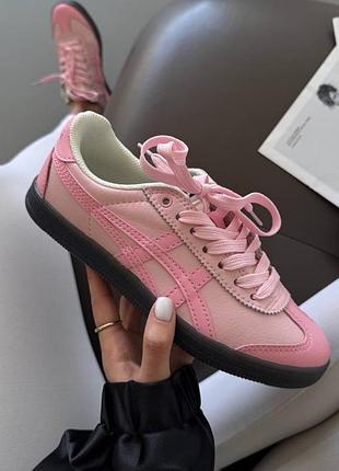Asics onisuka
tiger pink premium