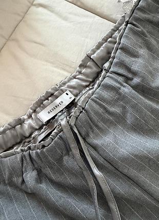 Легкі брючні штани сірі в полоску reserved xxl