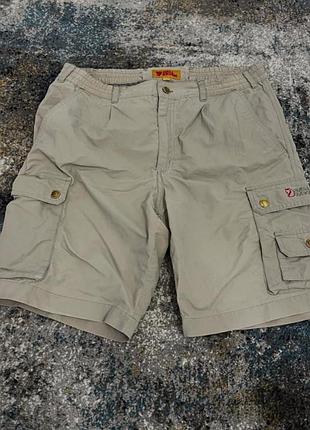 Большие шорты карго fjallraven