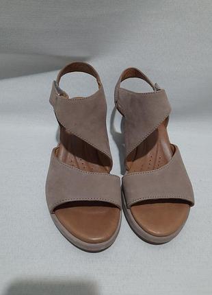 Шкіряні  бежеві босоніжки  clarks unstructured , 38 , 24 см устілка