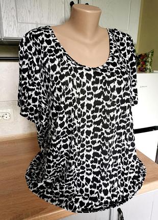 Красивая женская футболка большого размера из хлопка и вискозы nutmeg women