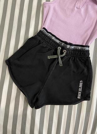 Чорні спортивні шорти river island на 8-9 років
