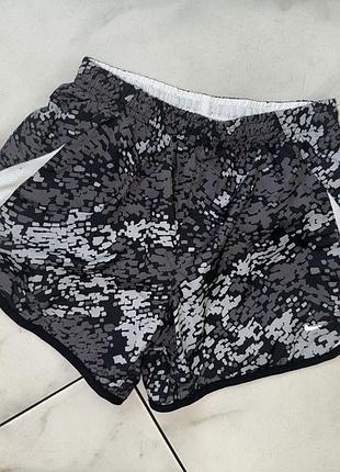 Легкие спортивные шорты nike 10-11-12 лет (140-146-152 см) или xs (34)