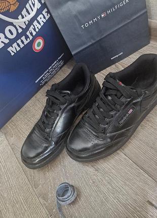 Шкіряні кросівки жіночі reebok classic 40 розмір чорні