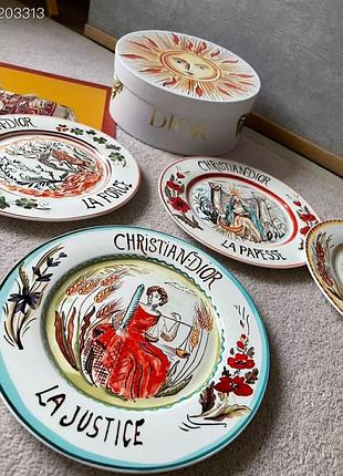 Колекційний набір десертних тарілок у стилі christian dior