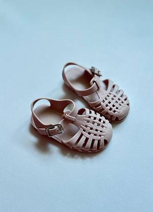 Сандалі резинка