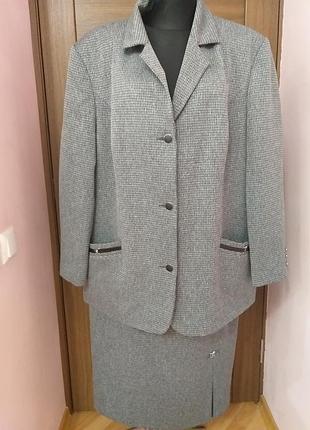 Немецкий добротный женский костюм/xxl-xxxl