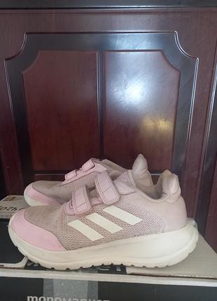Кроссовки adidas фирменные