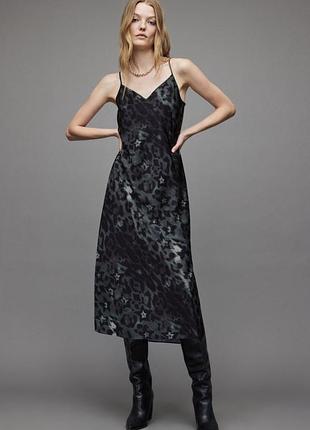 Длинное платье на бретелях allsaints