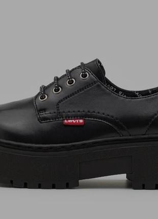 Туфлі на платформі levi's ,34-35р 3