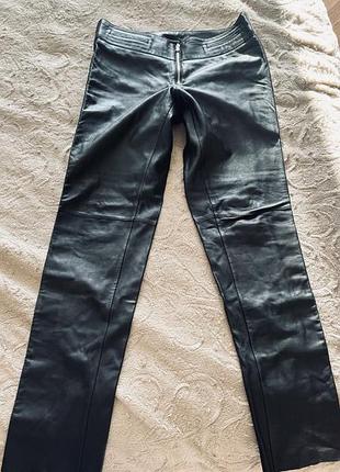 Шкіряні штани emporio armani. розмір m. натуральна шкіра.