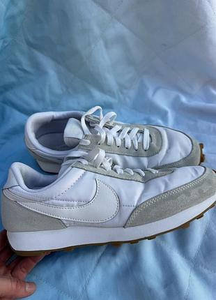 Легенькі кросівки nike