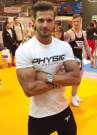 Спортивная футболка от бренда wolf fitness белого цвета