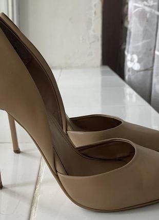 Продаю женские туфли, оригинал "steve madden". натуральная кожа. высота каблуков 12 см. размер 9.5 us/canada ( 39-41). стан почти новый. цена 2600 гр