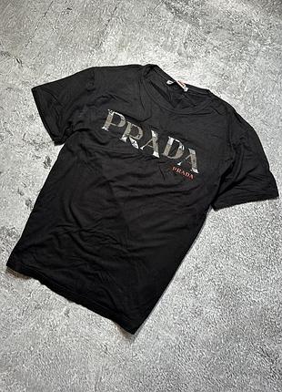 Футболка prada