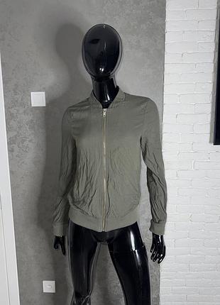 Тонка курточка бомбер new look , s