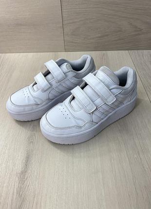 Кросівки adidas