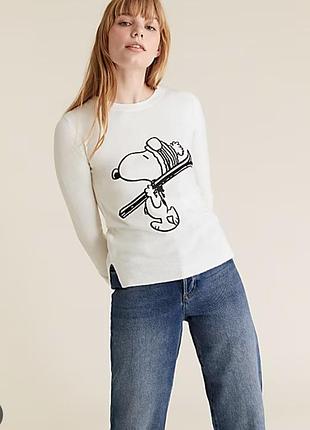 Жіночий светр  з малюнком snoopy
