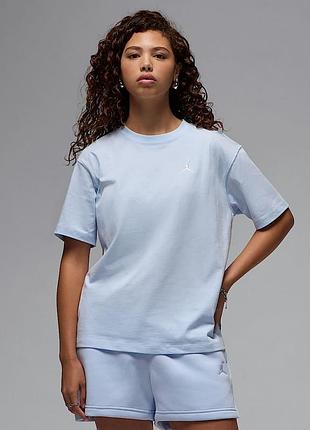 Футболка жіноча nike essentials (fn4500-407)