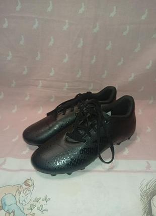 Бутси adidas predator.            . 2