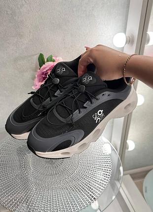 On cloudsolo x loewe white / black 4