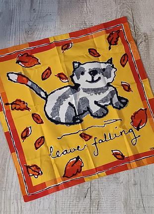 Платок бандана бренда esprit с ярким осенним принтом с котенком и надписью "leaves falling