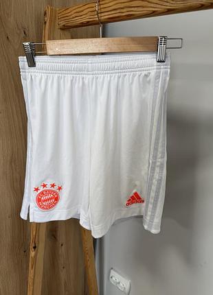 Дитячі білі спортивні шорти adidas для хлопця 164 13 14 років